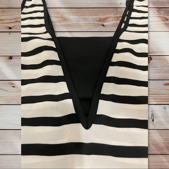 Express Nautical Striped Flowy tank - Picture 5 of 6